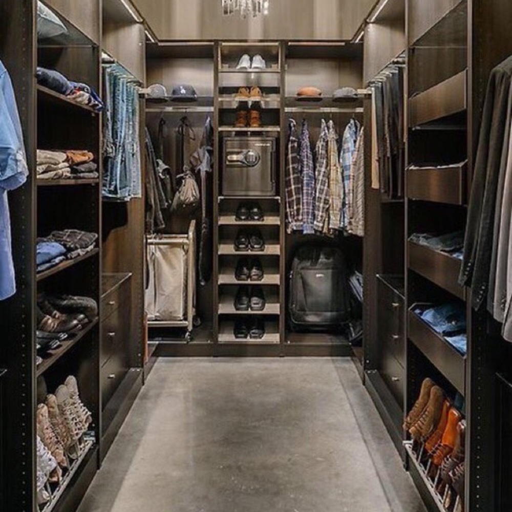 Meet your Posher, Dakota